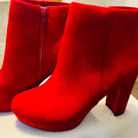 Dream Pairs Shoes - Brand New Ankle Boots By DREAM PAIRS - Size 8.5 - Heel Height 4 inches - Box 1A